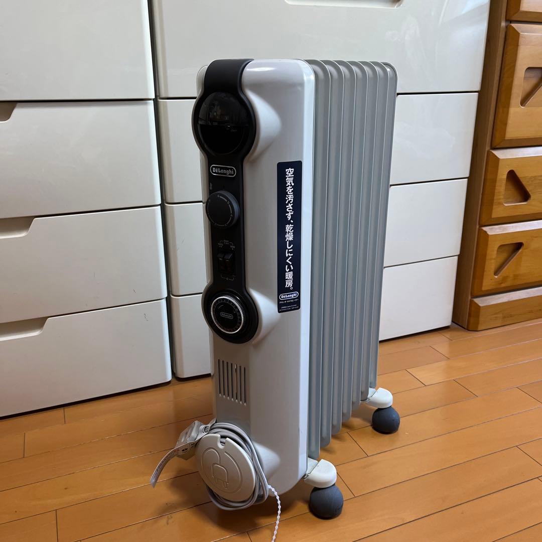 DeLonghi オイルヒーター 温度調整ダイヤル付き　HJ0812