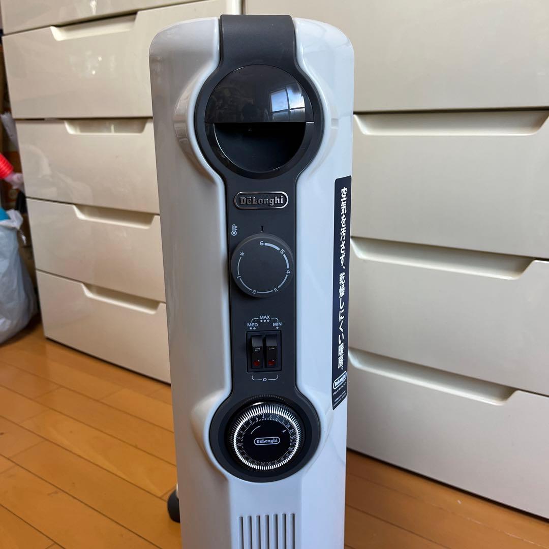 DeLonghi オイルヒーター 温度調整ダイヤル付き　HJ0812
