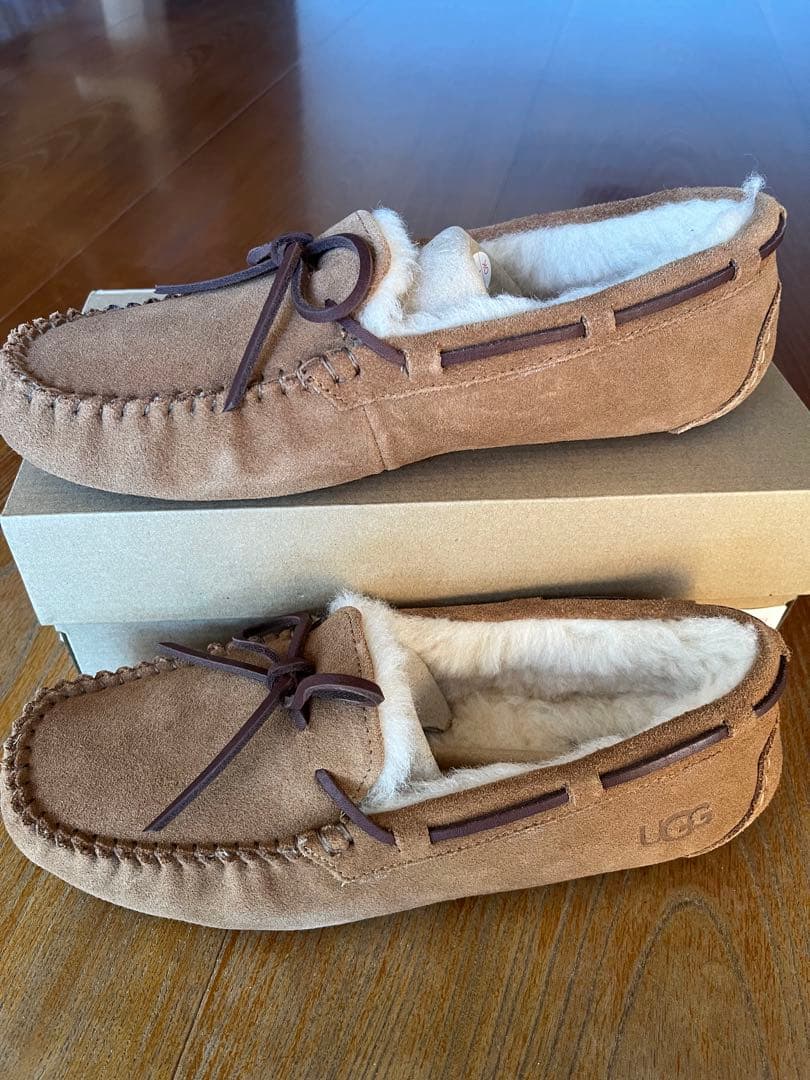 UGG ダコタ　モカシンシューズ