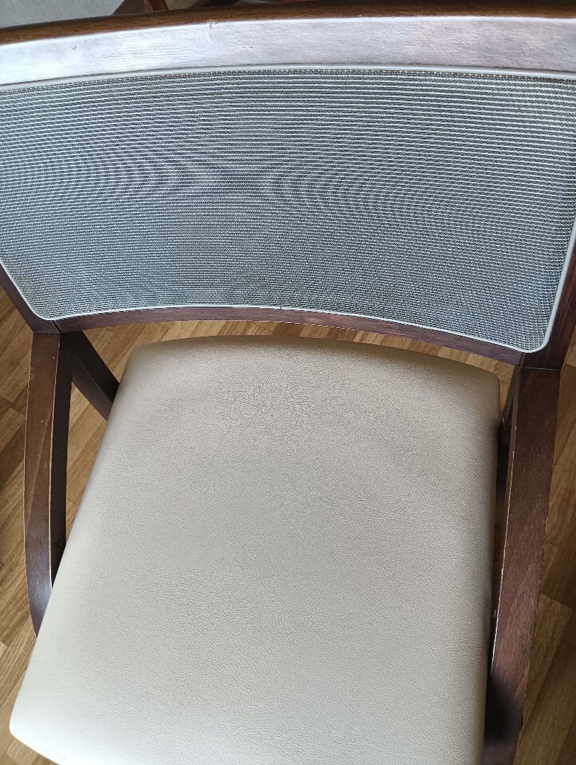 カリモク　クレシェ　学習椅子