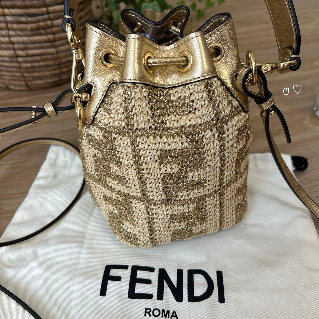 FENDIフェンディ　モントレゾールミニバッグ　ラフィア　カゴ　ハンドショルダー