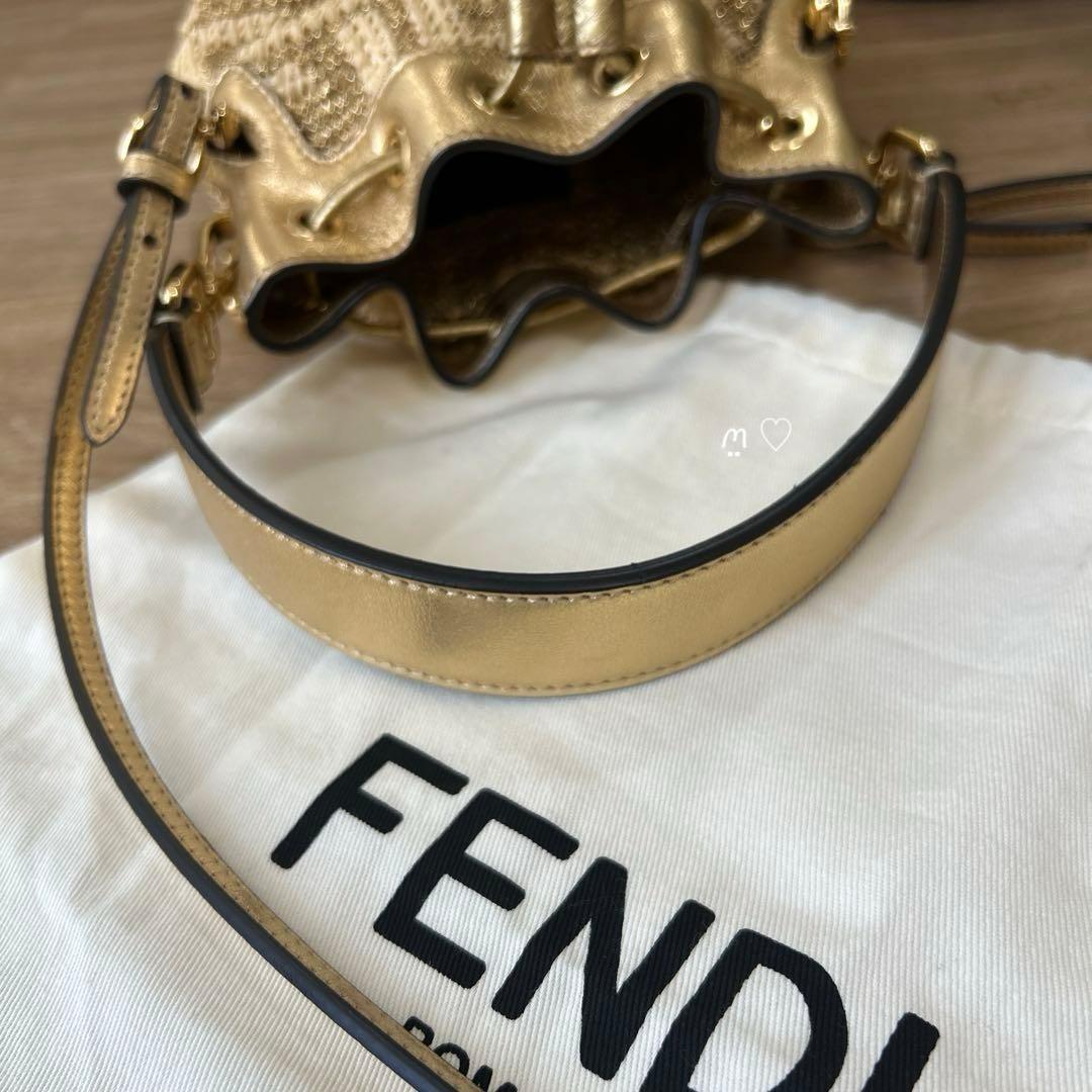 FENDIフェンディ　モントレゾールミニバッグ　ラフィア　カゴ　ハンドショルダー