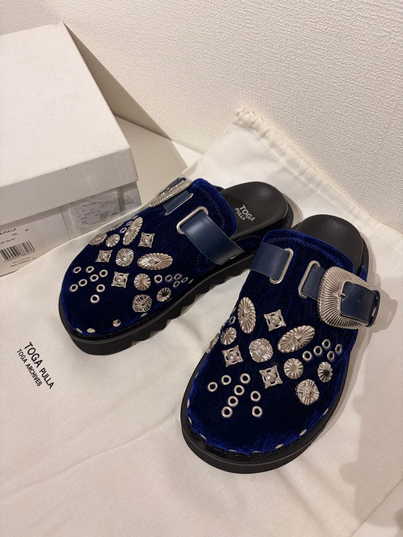 TOGA PULLA トーガ ベロア サボ サンダル メタル スタッズ シューズ