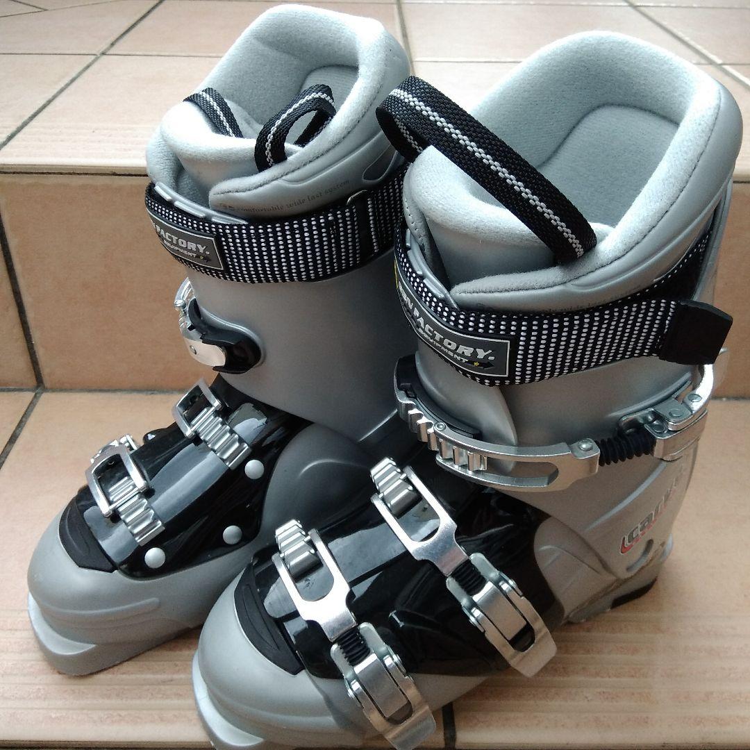 【超美品】軽めの日本製スキーブーツ GEN FACTORY CARVE 5