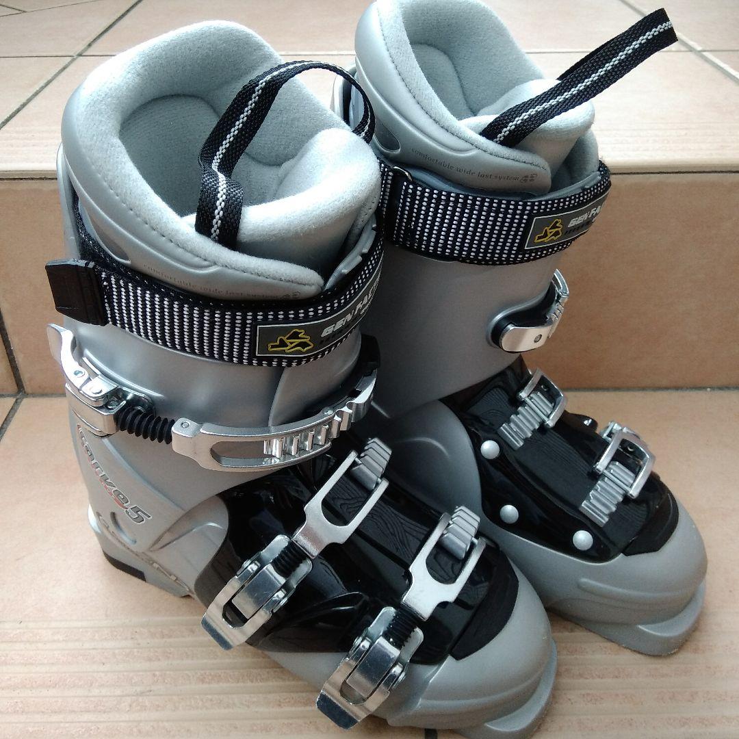 【超美品】軽めの日本製スキーブーツ GEN FACTORY CARVE 5