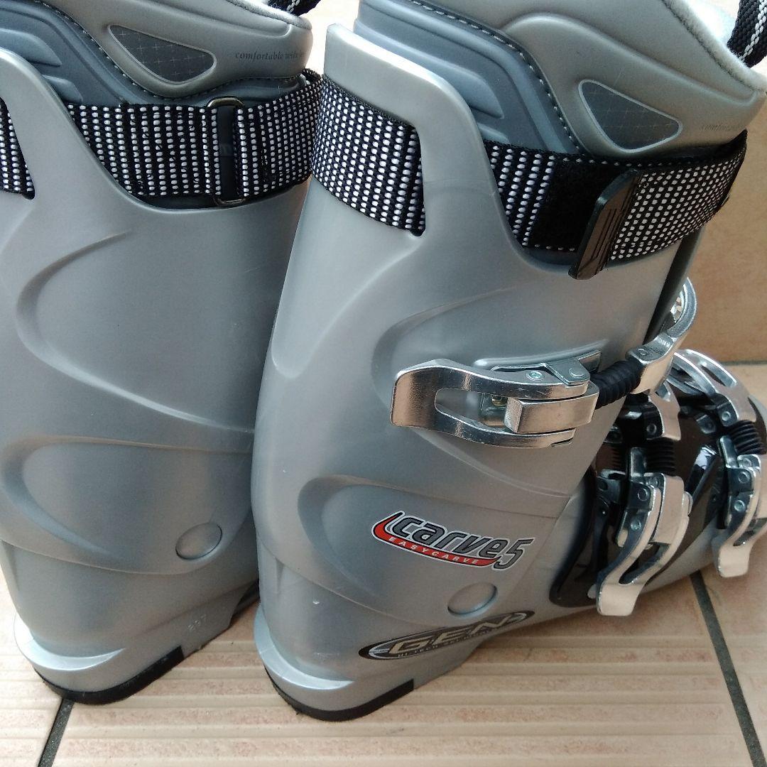 【超美品】軽めの日本製スキーブーツ GEN FACTORY CARVE 5