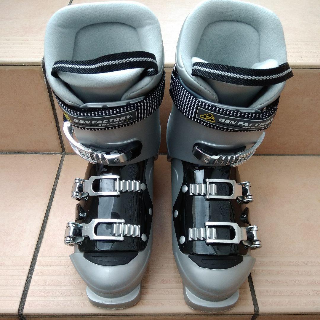【超美品】軽めの日本製スキーブーツ GEN FACTORY CARVE 5