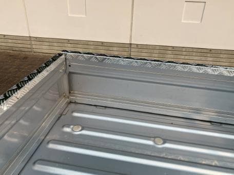 ダイハツハイゼットジャンボトラック用鳥居用L字縞板アルミシマ板コの字アオリカバー