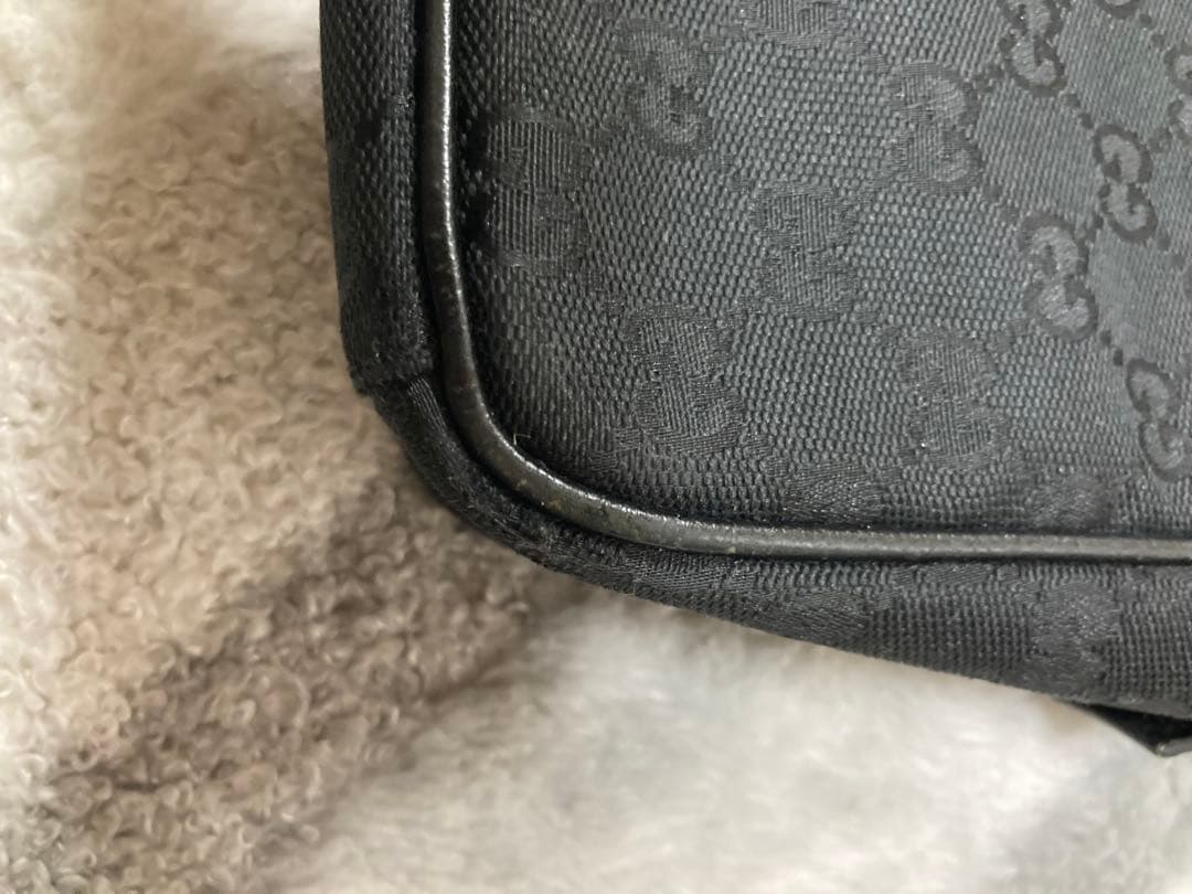Gucci ブラック ショルダーバッグ