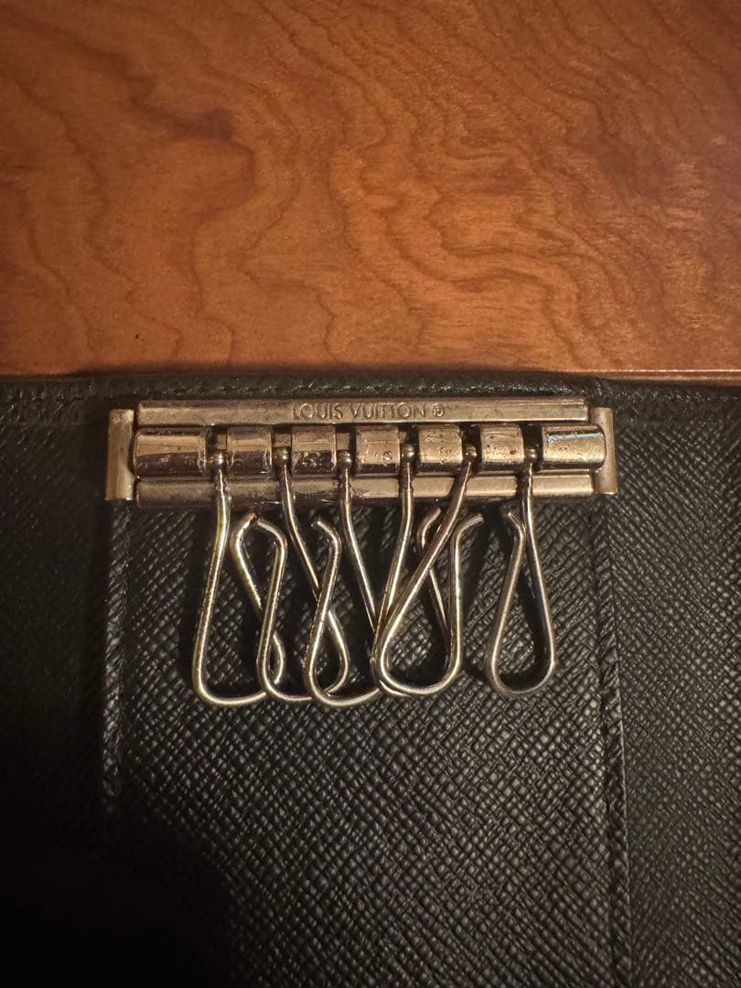 Louis Vuitton ブラックキーケース タイガ