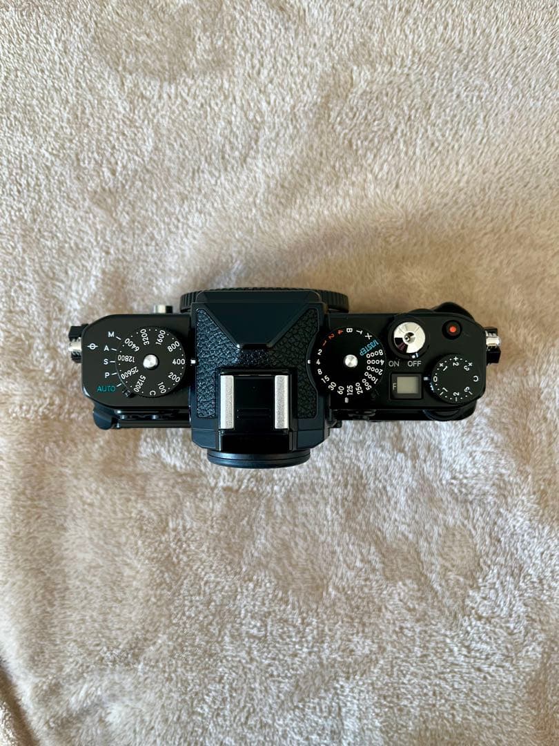 Nikon Zf 40mm f/2 SE Kit【ショット小・保護フィルター付】