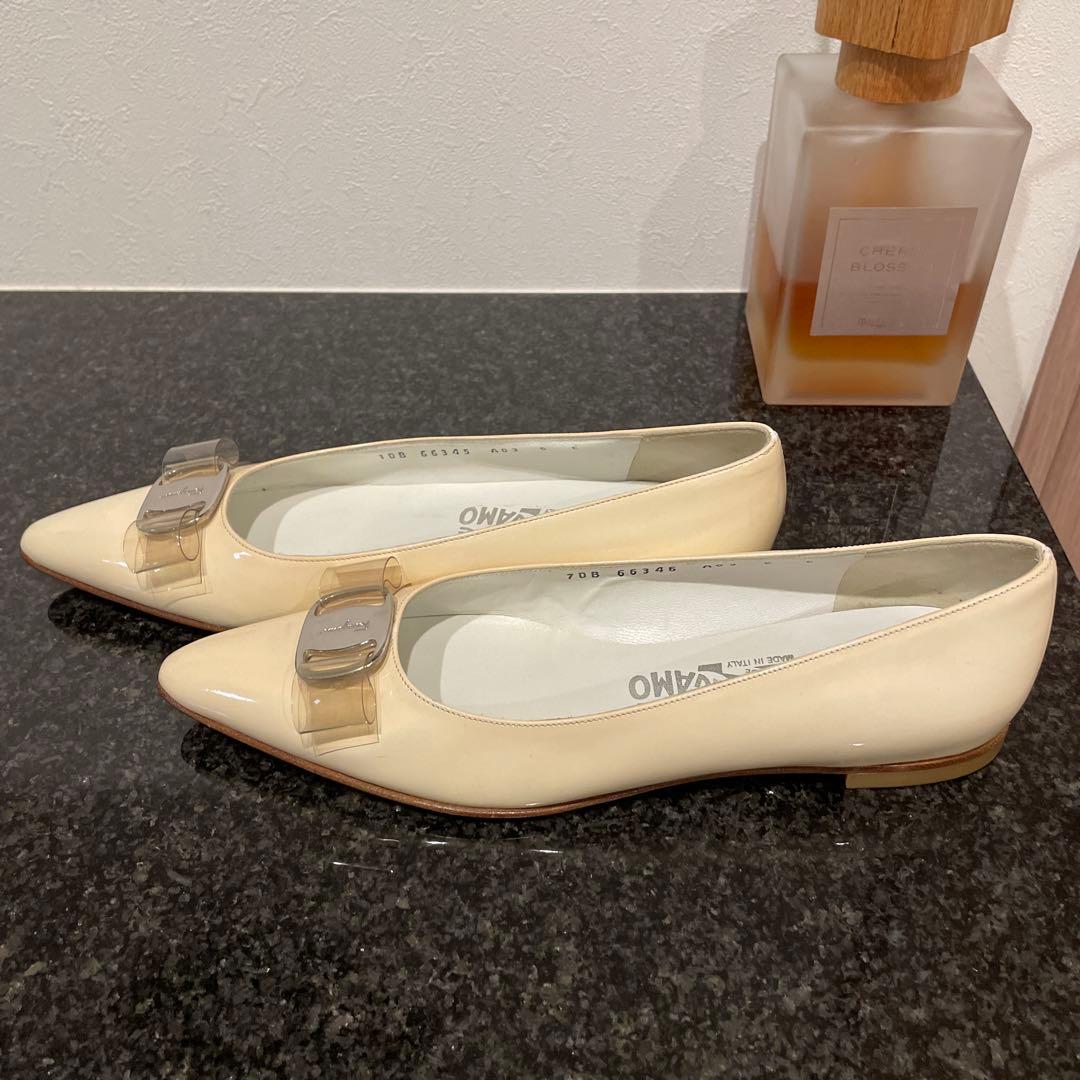 ✨未使用品✨サルヴァトーレフェラガモ　ヴァラ　バレリーナシューズ