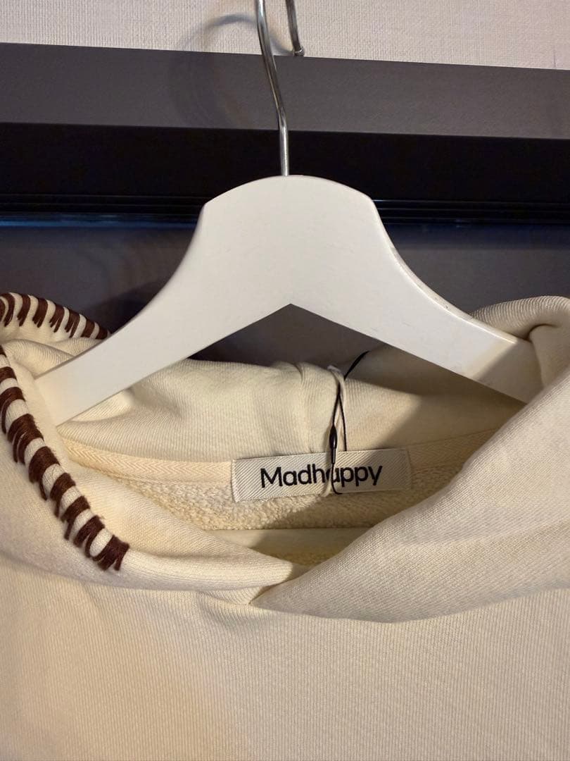 Madhappy クリーム色 パーカー　新品タグ付き
