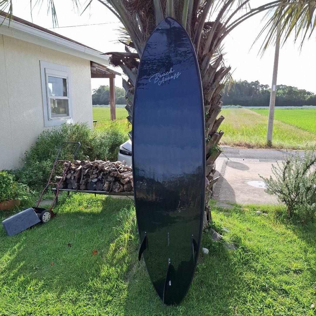ビーチアクセス 7’0“ 48L 限定ブラック フィン2本付き ミッドレングス