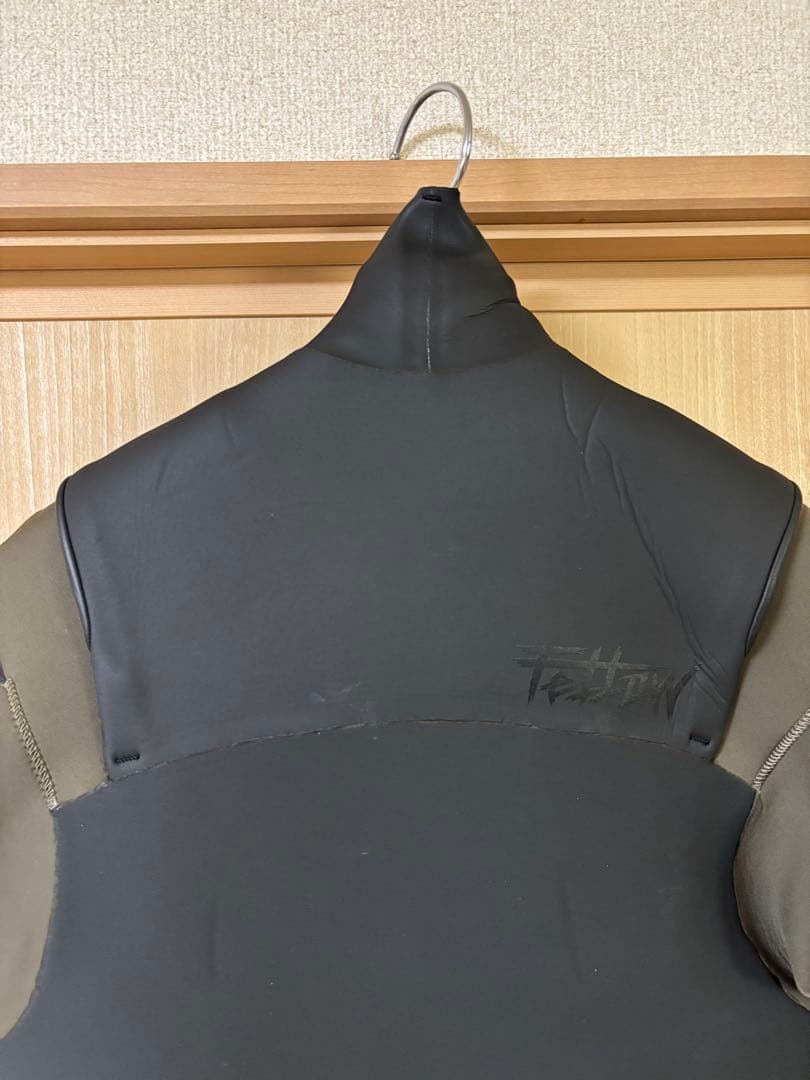 FELLOW メンズ セミドライ チェストジップ 5x3mm MLB