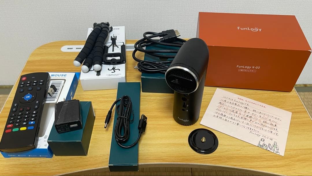 美品　Funlogy モバイルプロジェクター X-03