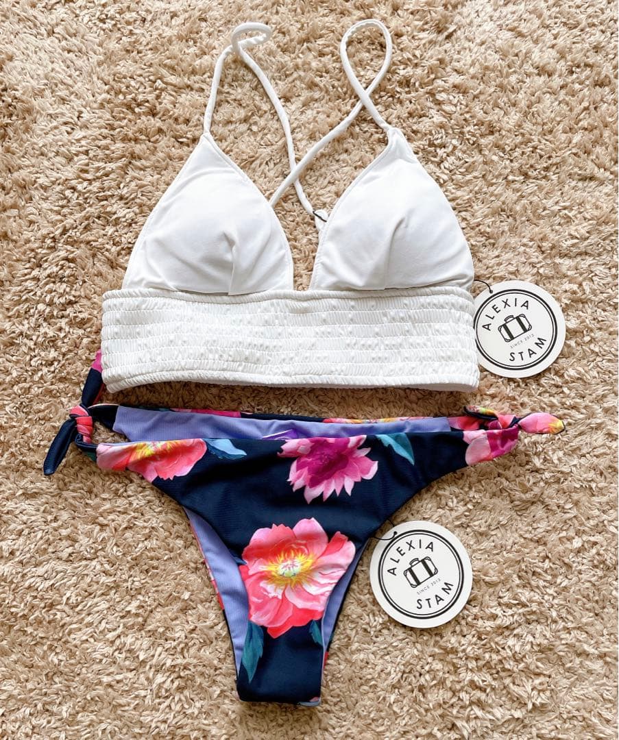【未使用！タグ付き】ALEXIASTAM ビキニ 水着 セパレート 花柄　白