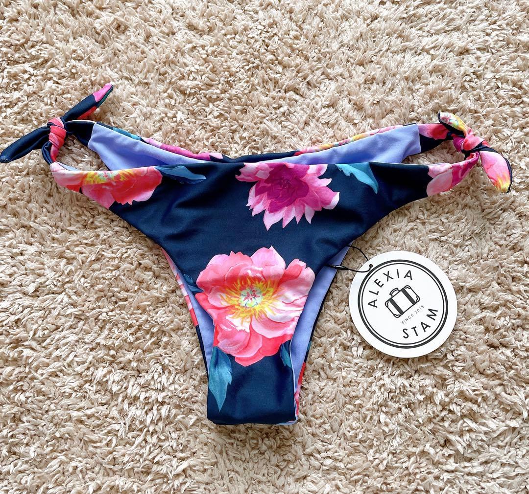 【未使用！タグ付き】ALEXIASTAM ビキニ 水着 セパレート 花柄　白