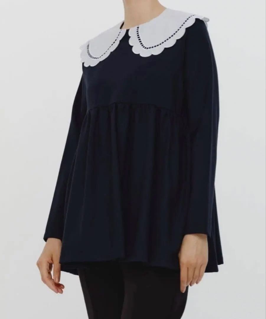 yori ヨリ スカラップカラーフレアカットブラウス　ネイビー