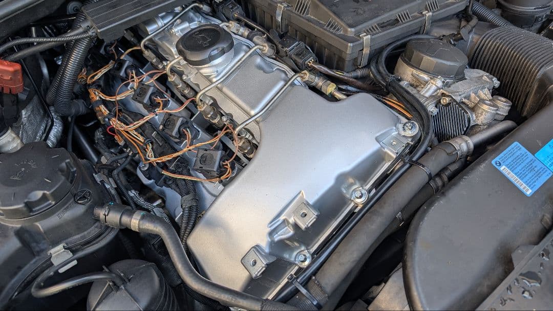 ECS Tuning N54 アルミヘッドカバー