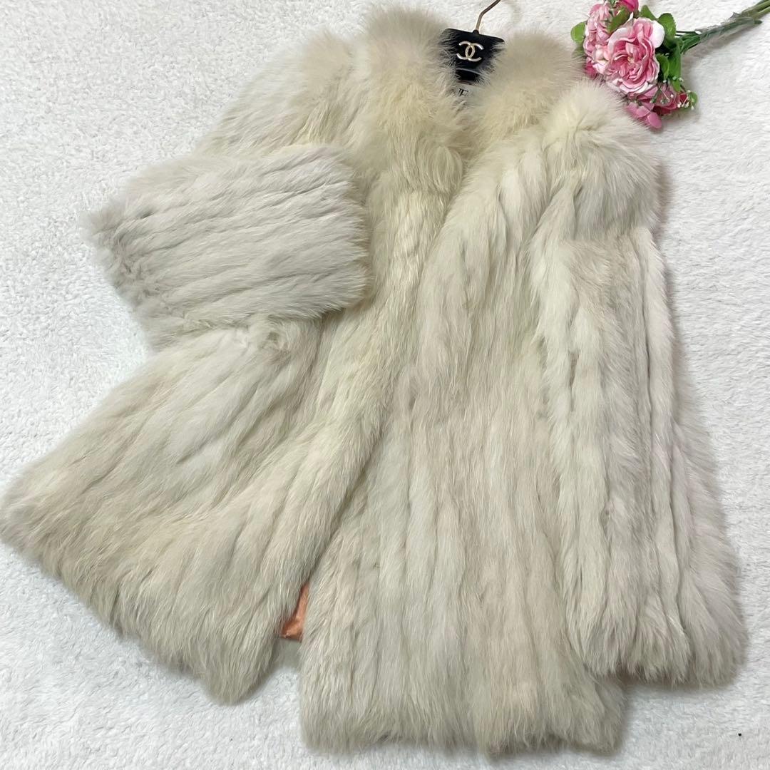 美品◎ブルーフォックス 本毛皮 ファーコート ホワイト系 L相当 ふさふさ