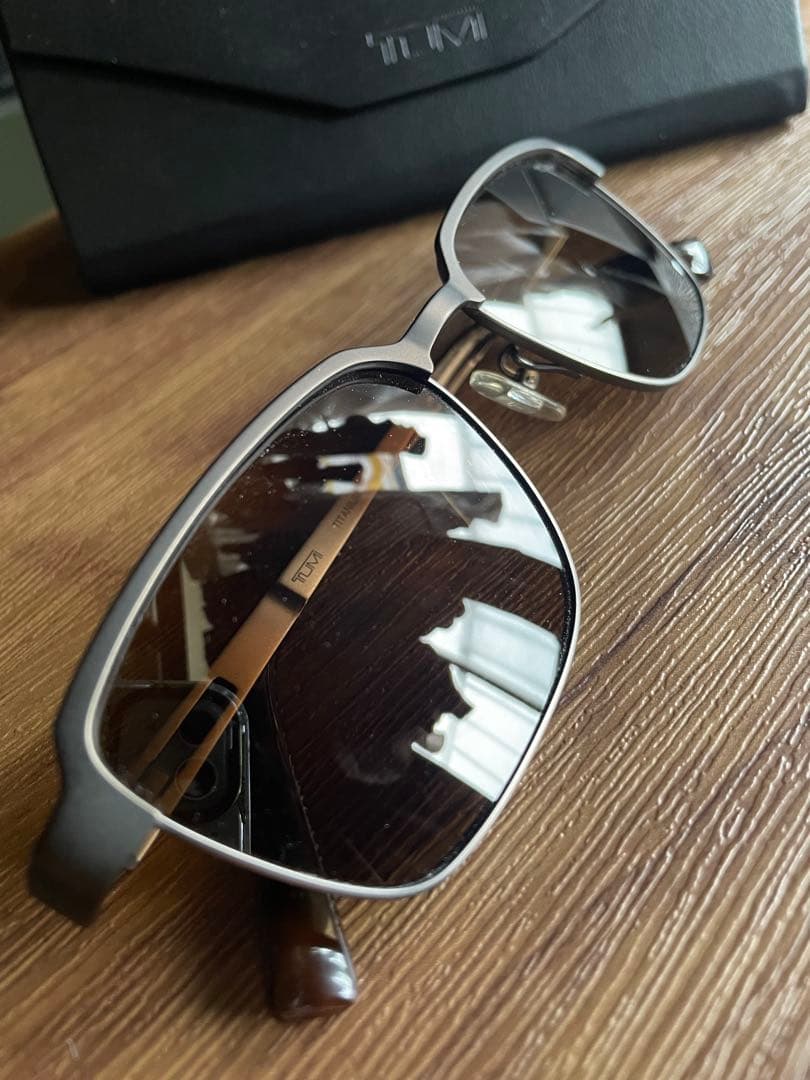 TUMI STU093J マッドダークブラウン サングラス チタン　ケース付き