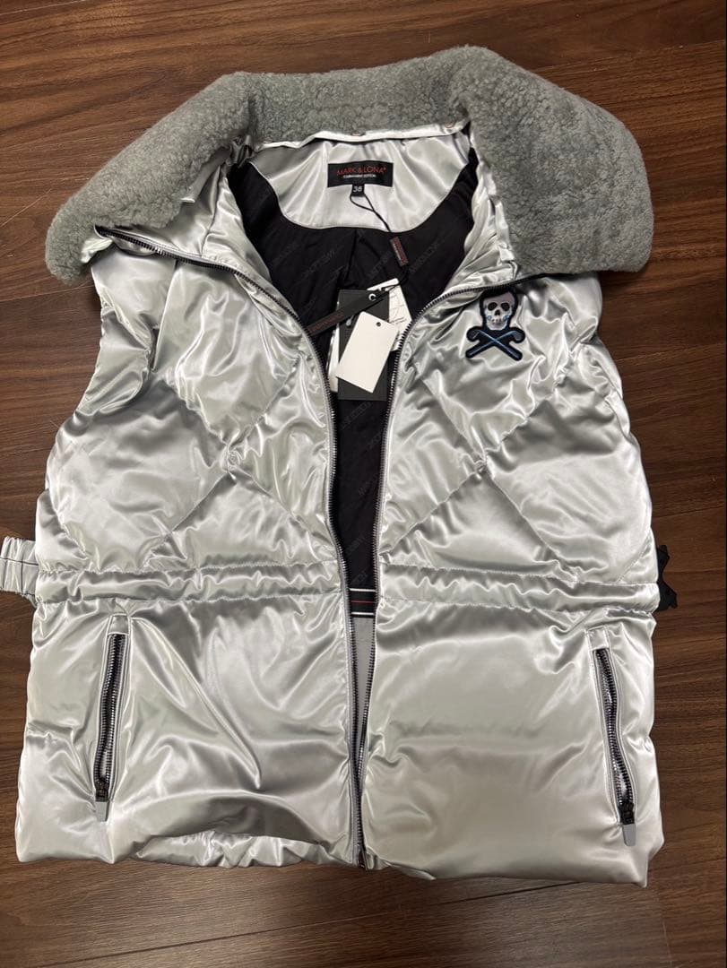 やす君プロフ確認さま専用 マークアンドロナ　ダウンベスト　シルバー