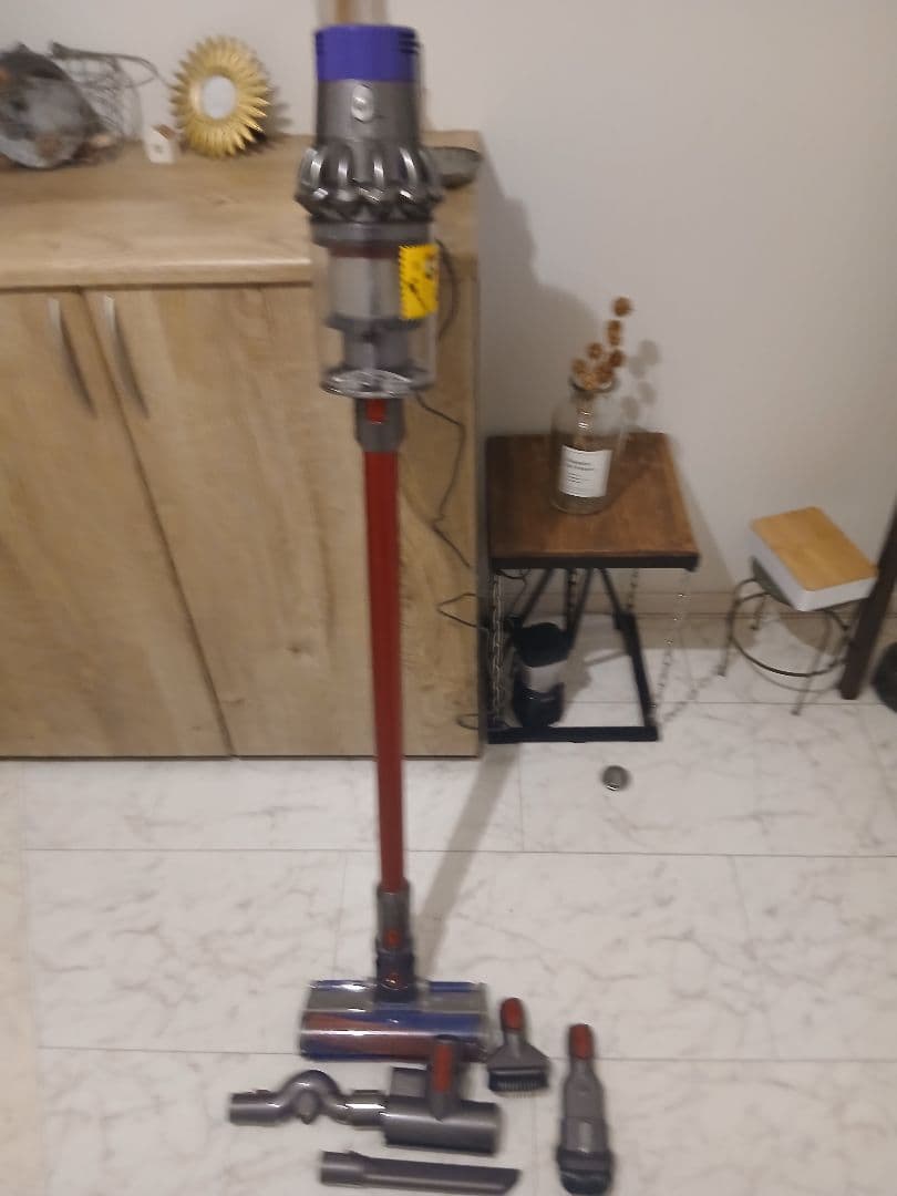 真*い様 Dyson V10 sv12本体＋ソフトローラーヘッド 他付属品 動作