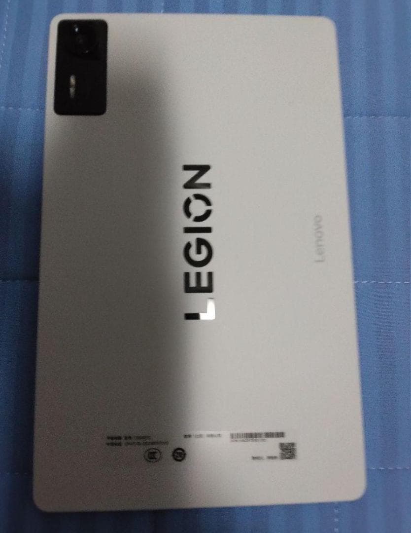 高性能ゲーミングタブレット！Lenovo Legion Y700 Gen4！白色
