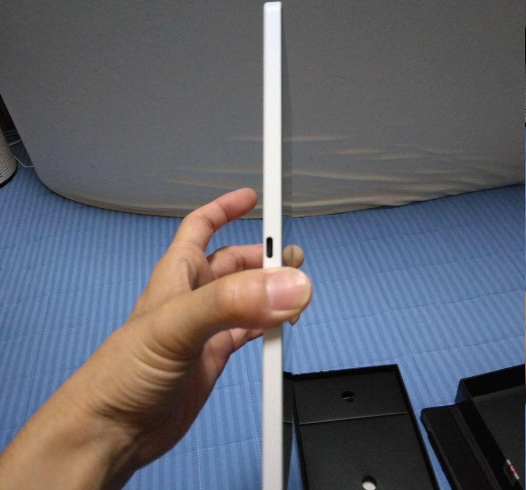 高性能ゲーミングタブレット！Lenovo Legion Y700 Gen4！白色