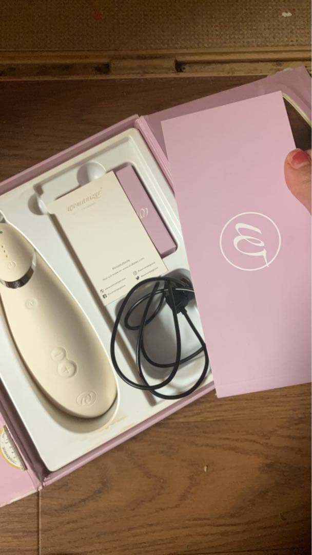 Premium 美顔器 充電ケーブル付き