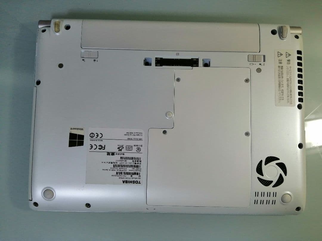 東芝 R734/37KB i7 SSD256GB 8GB Win10