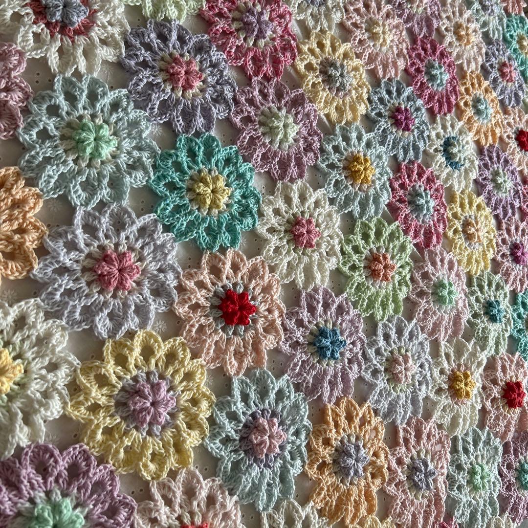 お花のモチーフ編み マルチカバー かぎ針編み パステル ブランケット
