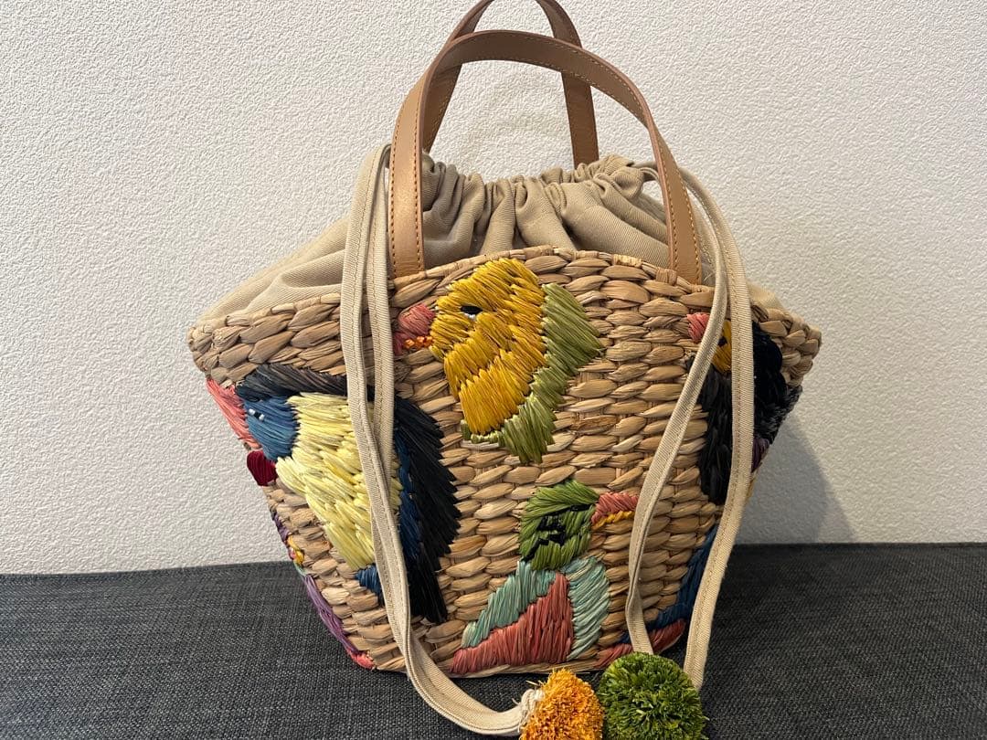 刺繍デザインのストローバッグ　カゴバッグ