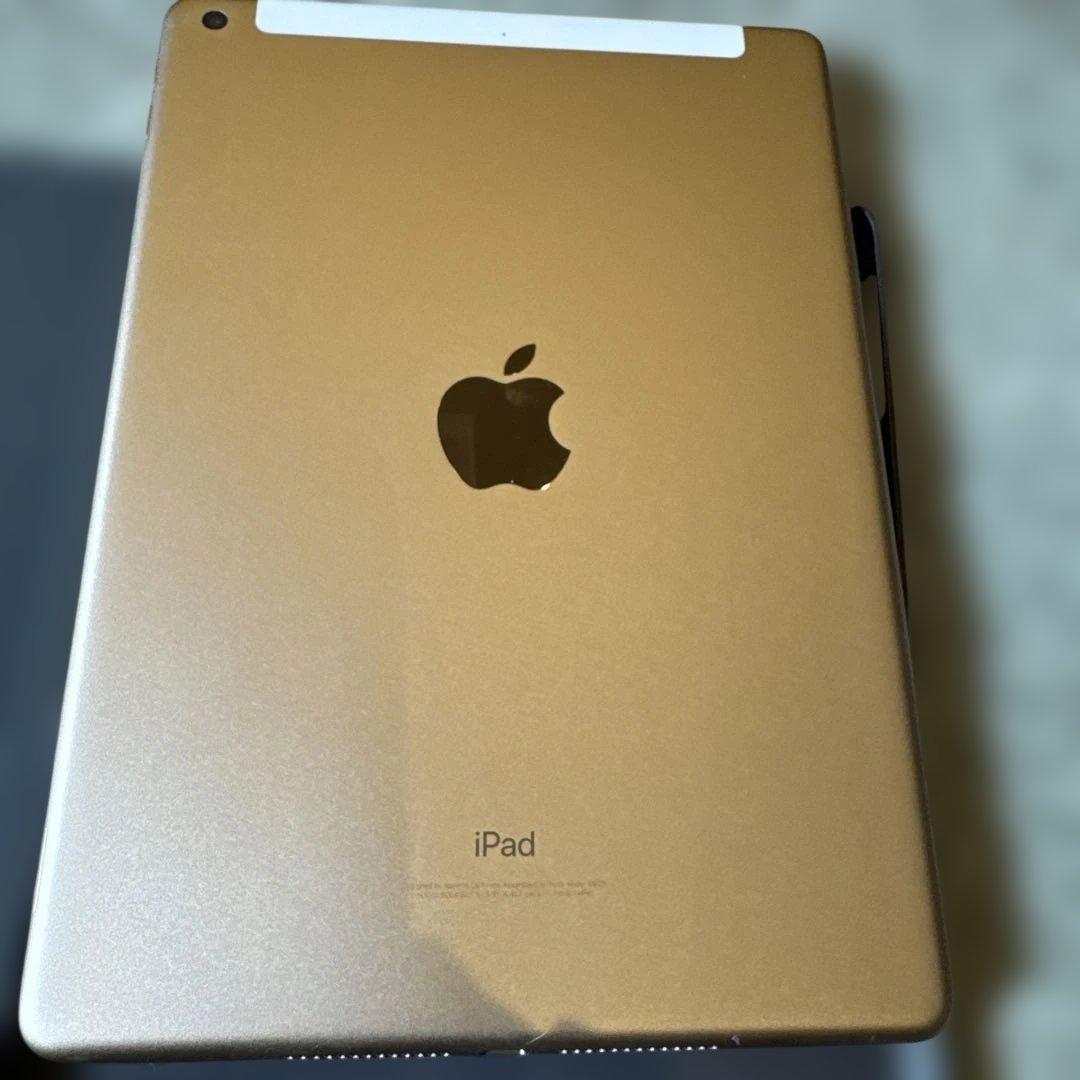 Apple iPad (第5世代) ゴールド