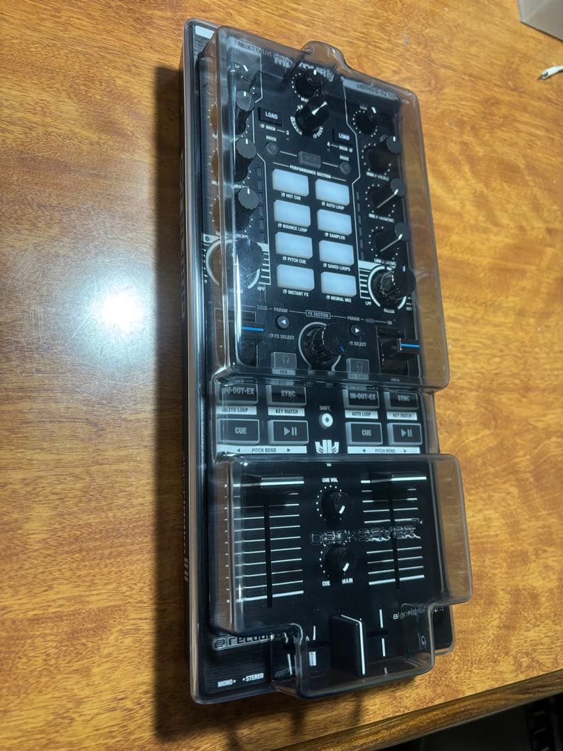 Reloop Mixtour Pro & DECKSAVER+20W充電器