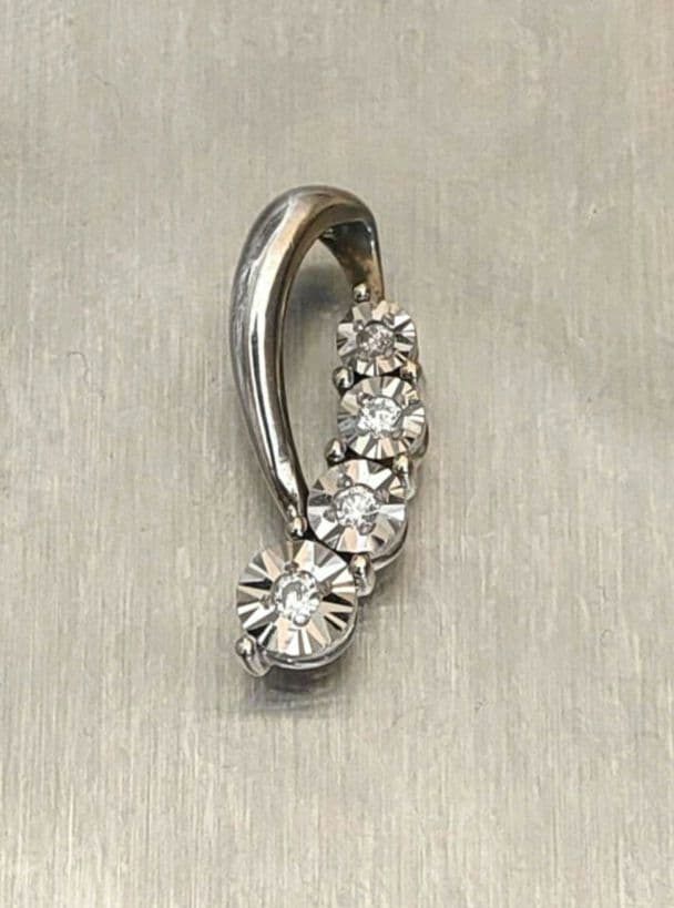 ジュエリーツツミ k10 ペンダントトップ 0,8ｇ