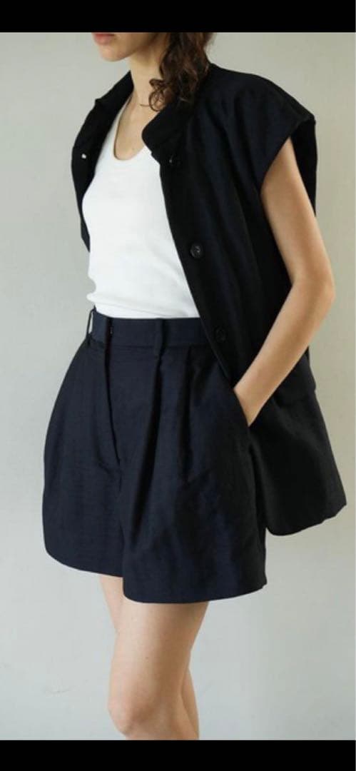 CLANE パデッドショートパンツ