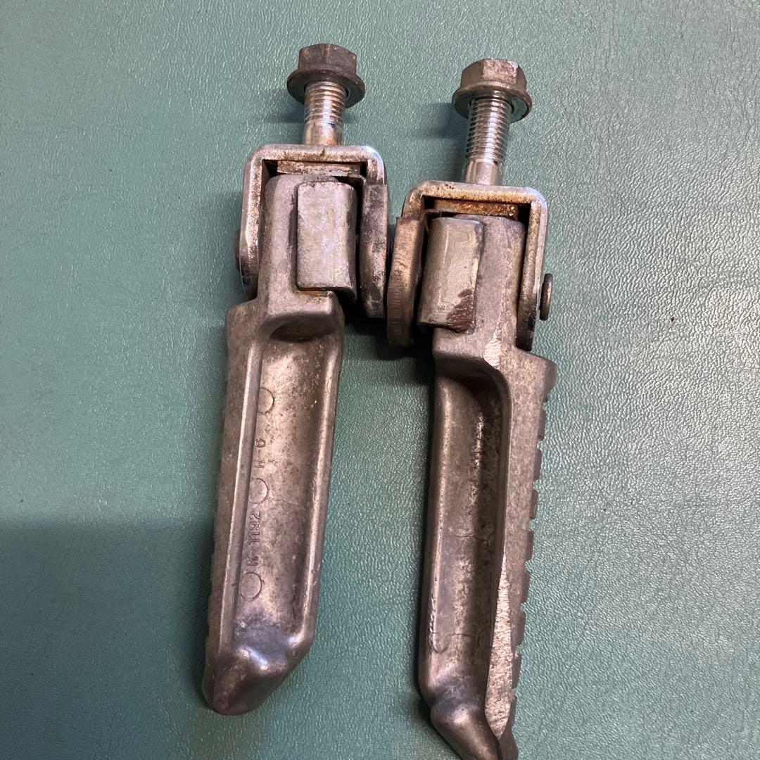 ゼファー400 純正タンデムステップ　左右