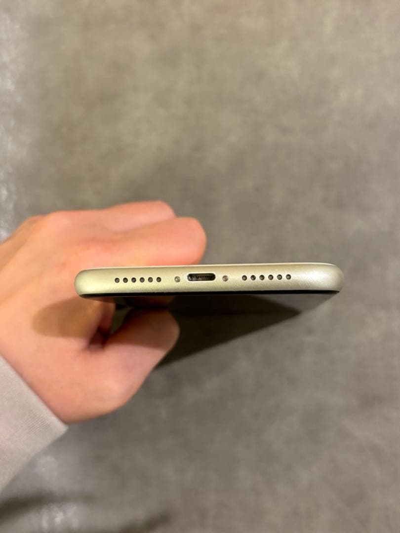 Apple iPhone 11 本体 128GB SIMフリー