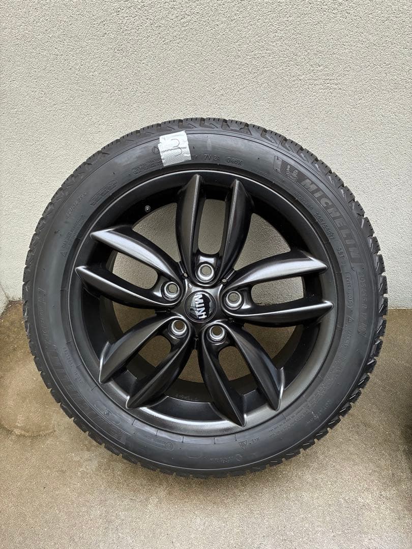Mini R60 205/55R17ミシュラン スタッドレスタイヤセット