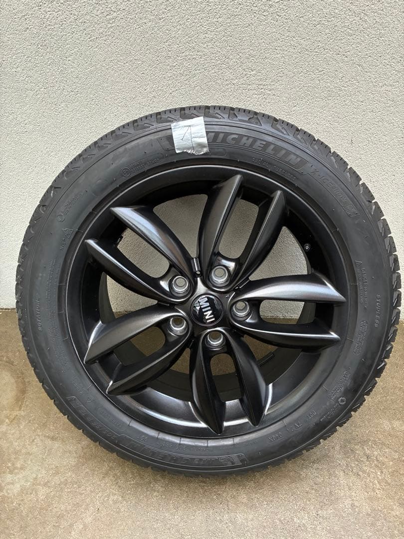 Mini R60 205/55R17ミシュラン スタッドレスタイヤセット