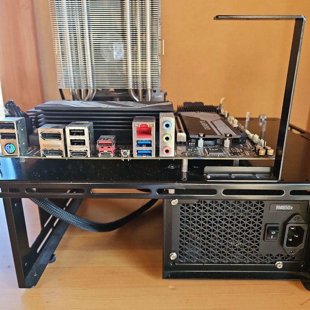 自作PC　Ryzen9 7950X/メモリ32GB/SSD256GB　グラボ無し