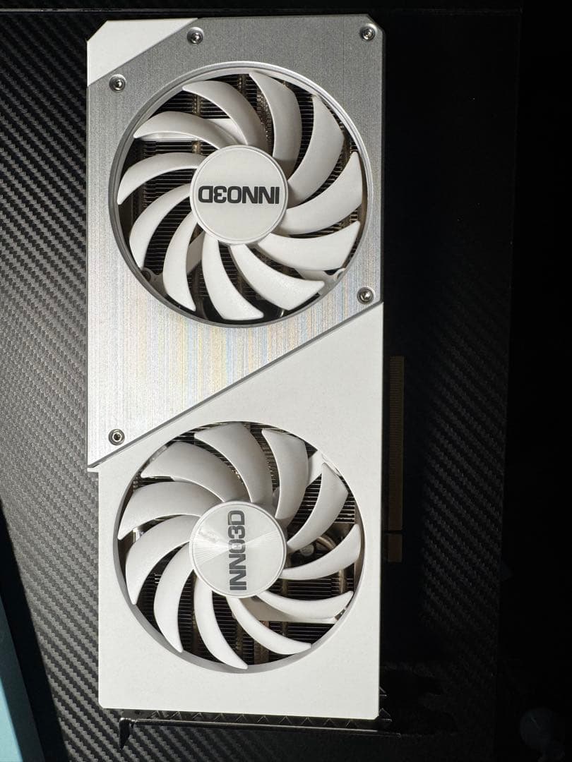 GeForce RTX4070 ホワイト
