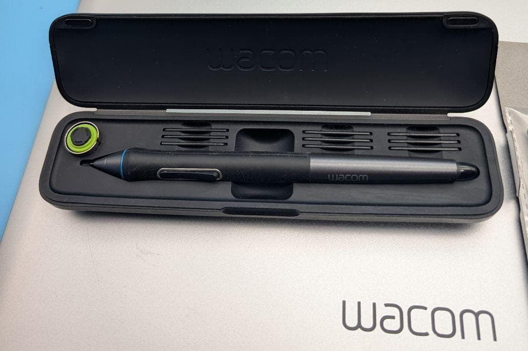 ワコム Wacom Cintiq 13HD DTK-1301/K0