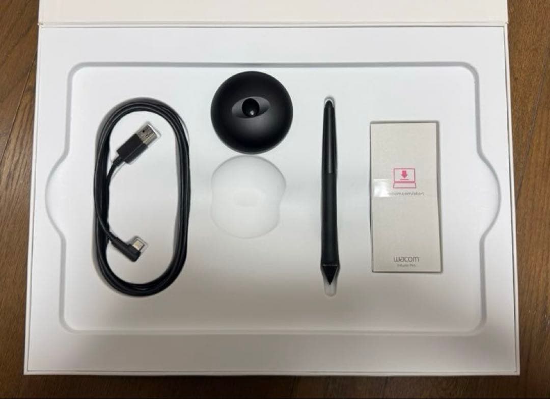 Wacom Intuos Pro ペンタブレット本体 PTH-660