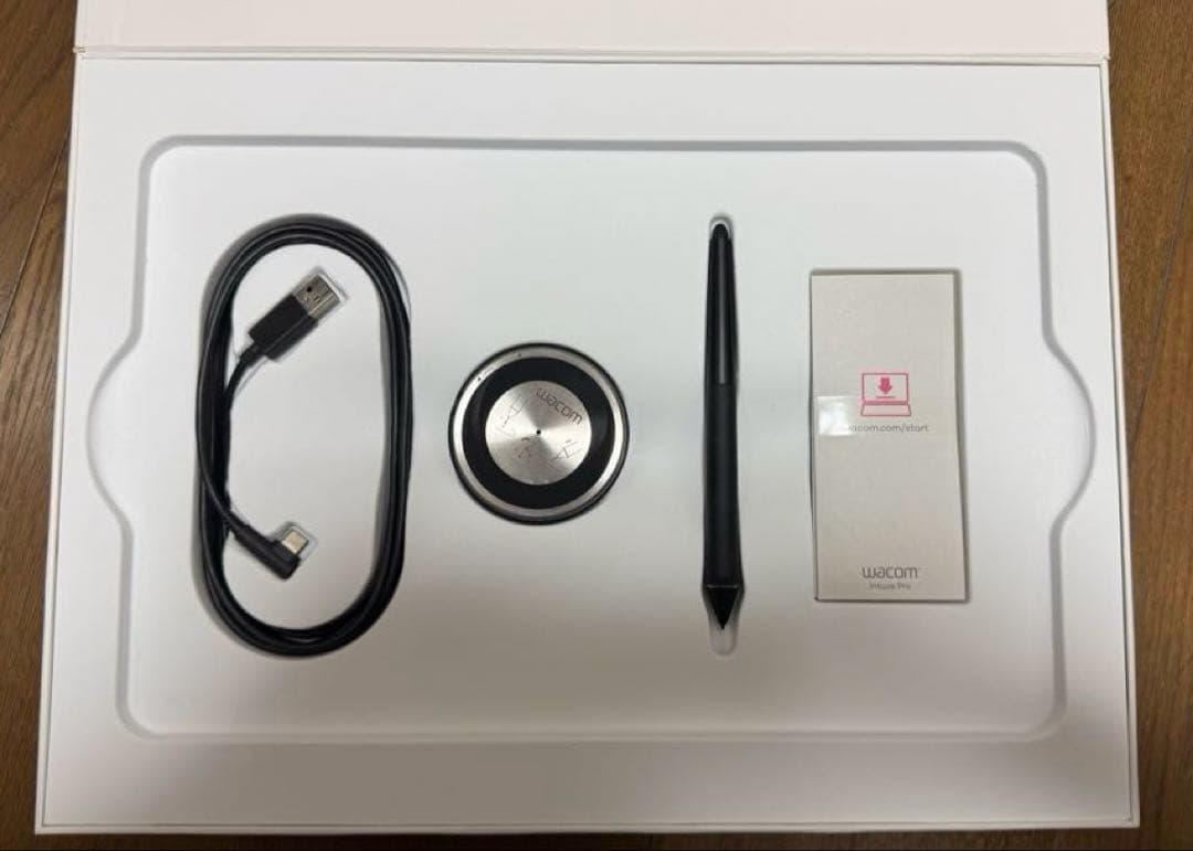 Wacom Intuos Pro ペンタブレット本体 PTH-660