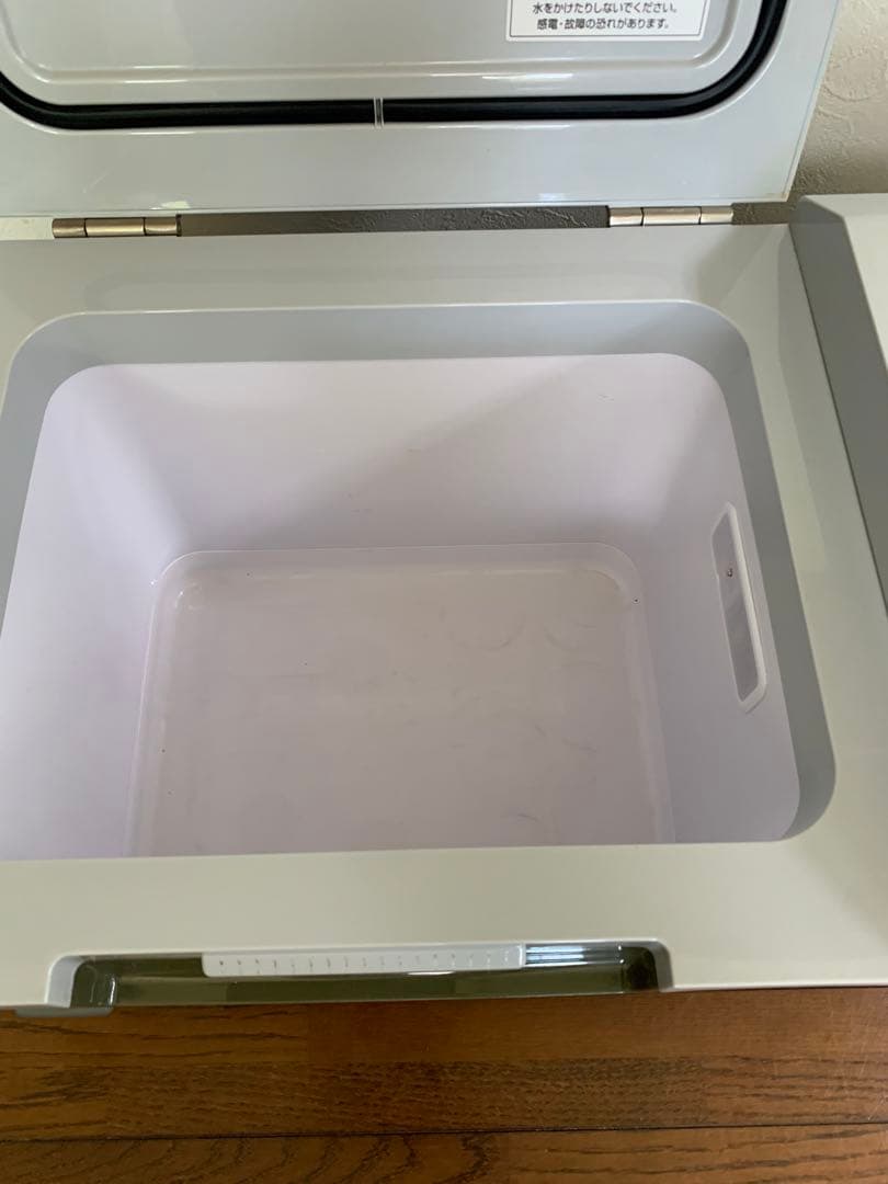 現行品　美品CW001GZO 40V/18V マキタ冷温庫　　　人気色のオリーブ