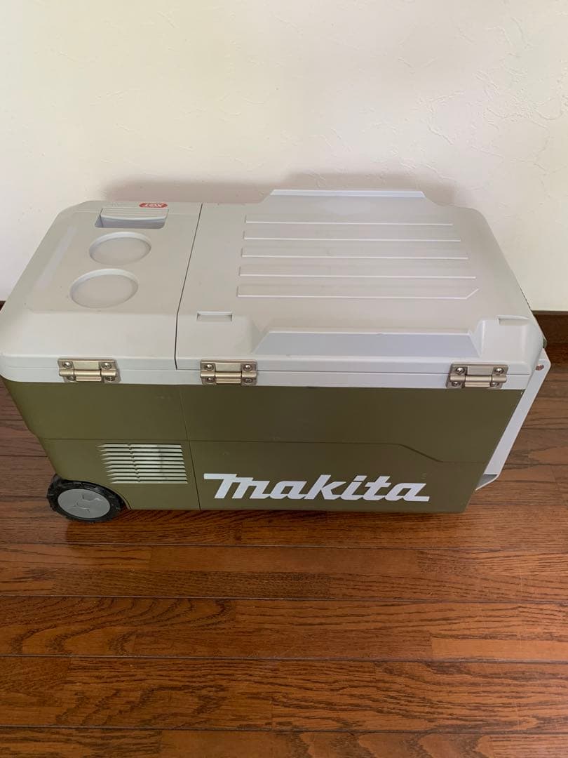 現行品　美品CW001GZO 40V/18V マキタ冷温庫　　　人気色のオリーブ
