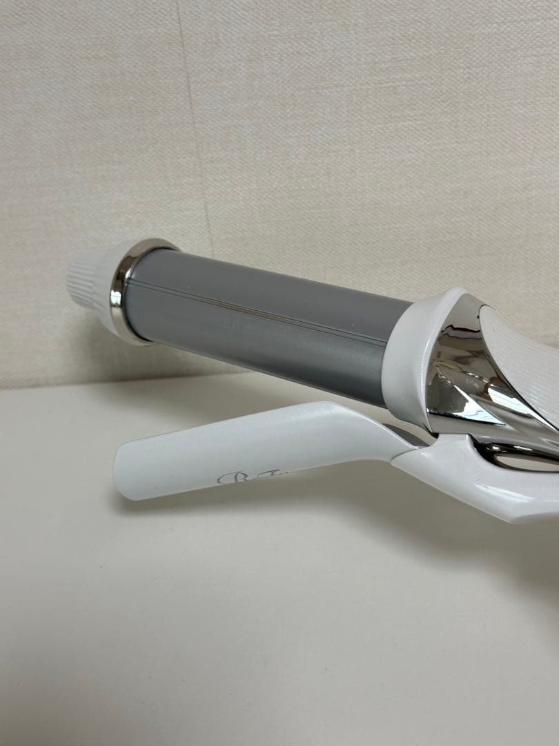 12月末販売終了‼️リファビューテックカールアイロン32mm(re-af00a)